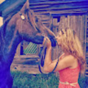 Meet your Posher, Julia